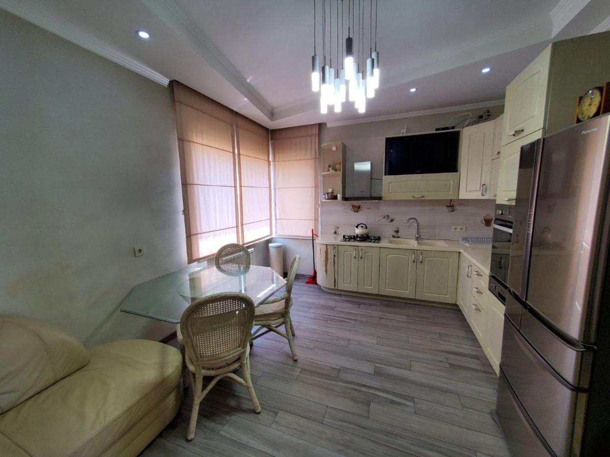 Guesthouse Anna Tbilisi Esterno foto